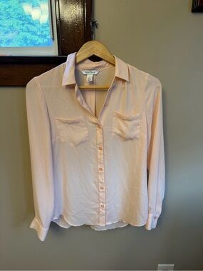 White House Black Market Pale Pink Collared Button Shirt
